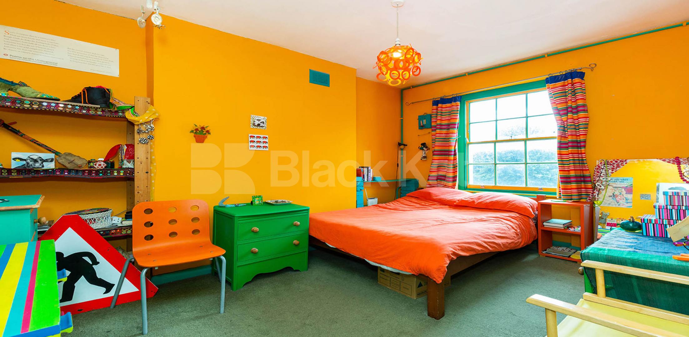 2 bed split level period conversion in the heart of Camden full of character  Camden Road, Camden